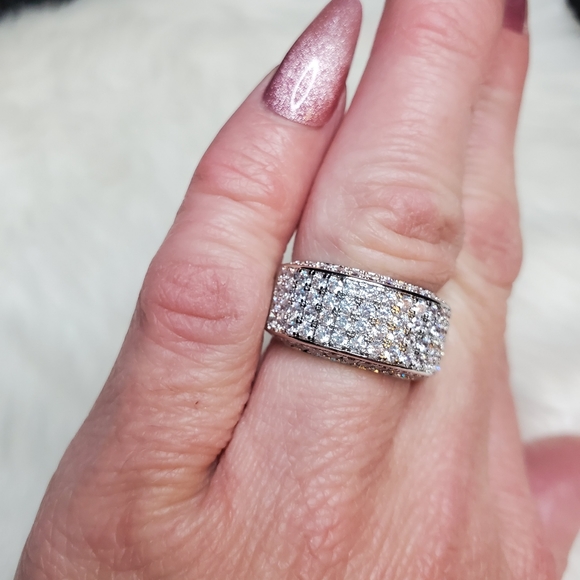 Cz embossed Ring - Picture 2 of 12